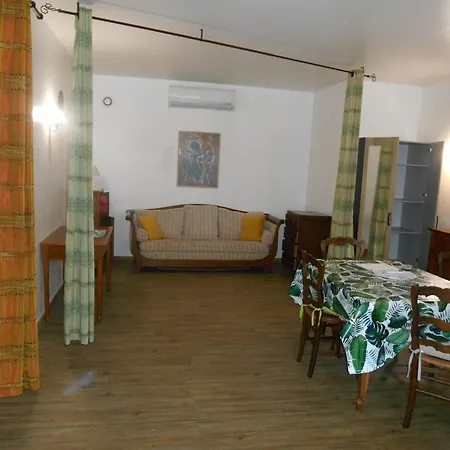 La Riviere Lägenhet *